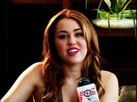 miley cyrus hot gif|21 Miley Cyrus GIFs .